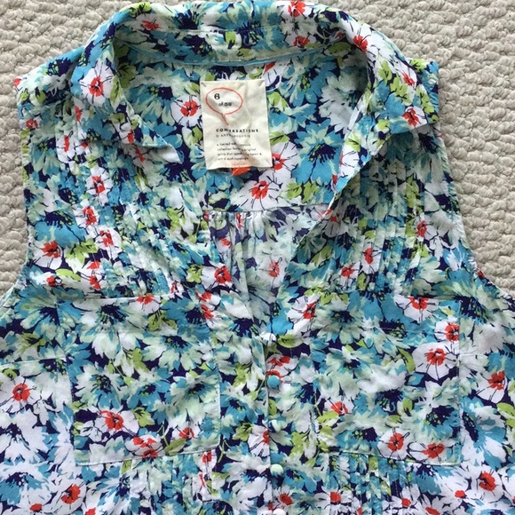 Fun and flowy top - Picture 2 of 7